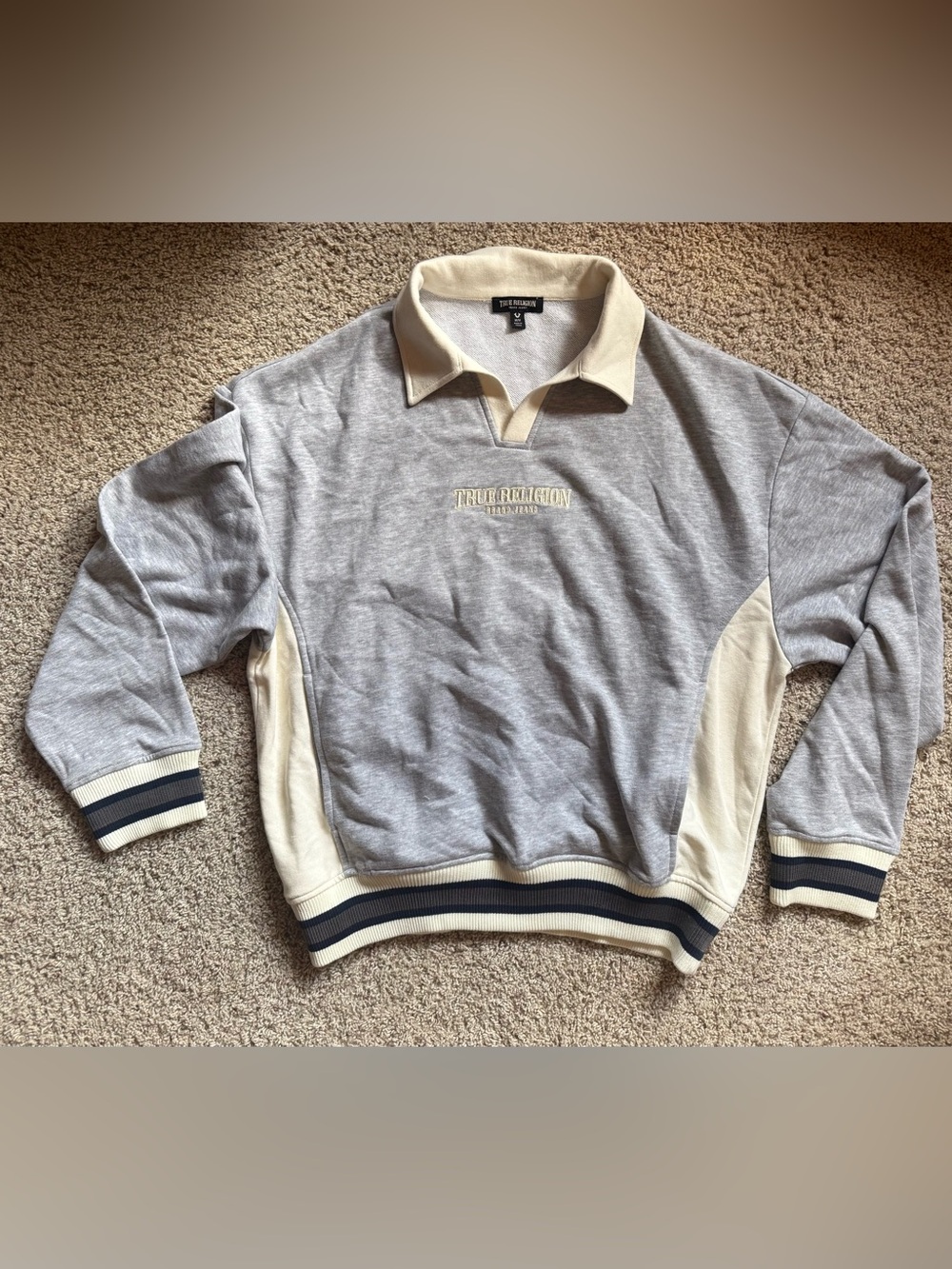 NWOT True Religion Gray/Cream V-Neck Rugby Sweatshirt NavyTrim & Front Pocket